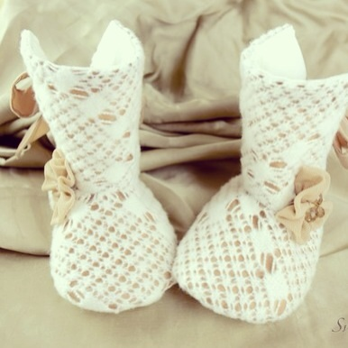 Сапожки на маленькие ножки))