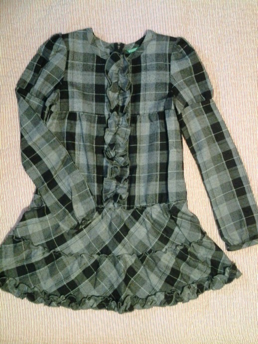 Платье Benetton полушерсть, 134-140см, цена 1000 рублей.