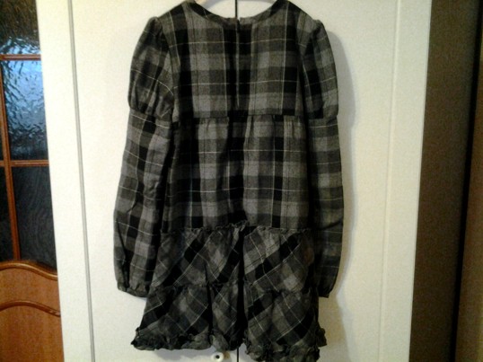 Платье Benetton полушерсть, 134-140см, цена 1000 рублей.