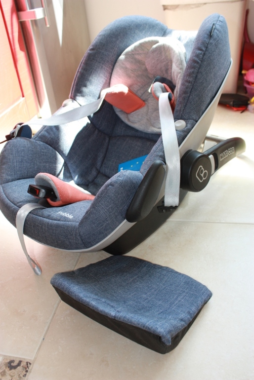 Продам автокресло-переноску Maxi-Cosi Pebble (0-15мес)