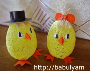 Забавные цыплята из ниток