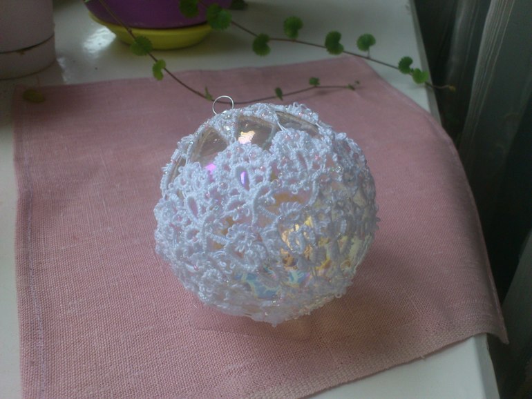 Шарики в обмен на альбом.