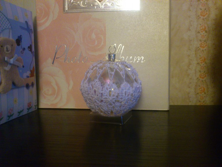 Шарики в обмен на альбом.