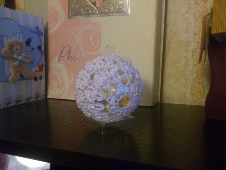 Шарики в обмен на альбом.