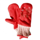 Мягкие флисовые варежки с вышивкой зимней тематики