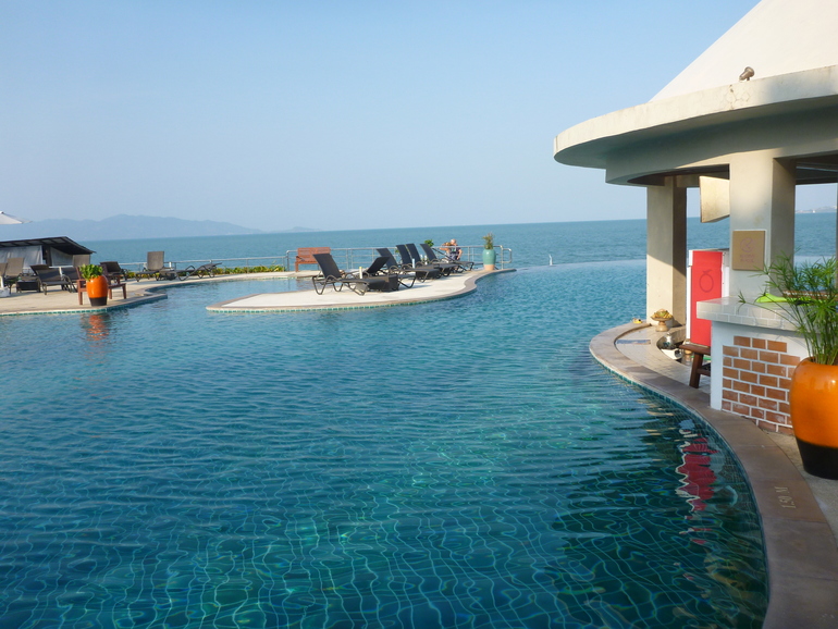 Наверно надо закончить тут с весенним Самуи и вскоре начать добавлять летний)