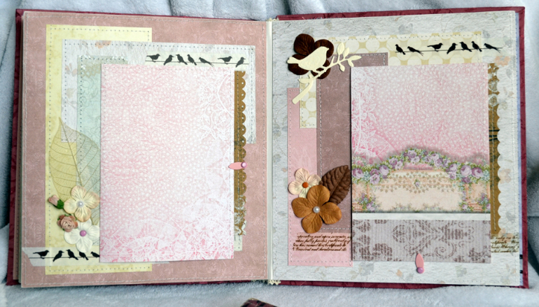 Альбом женский. Продается.