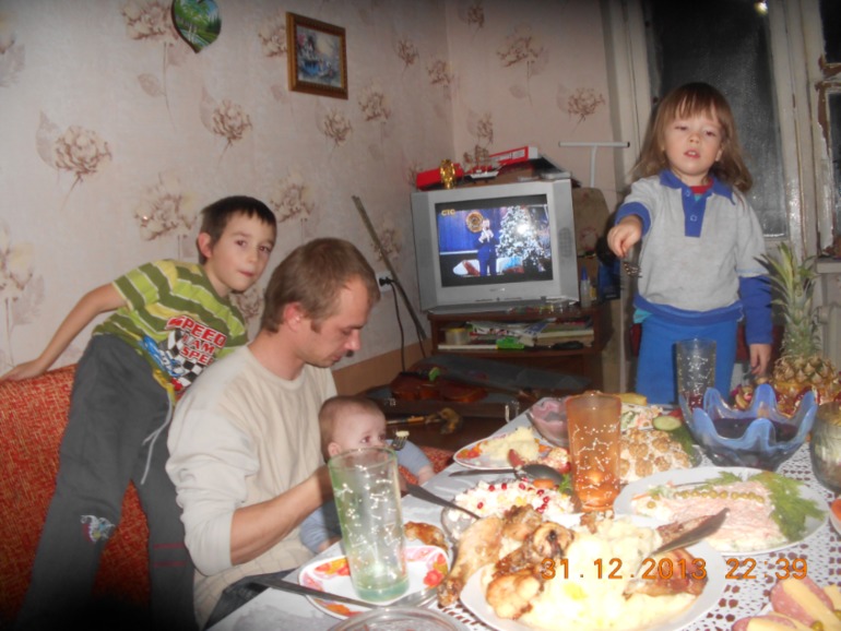 наш стол начала 2014 года