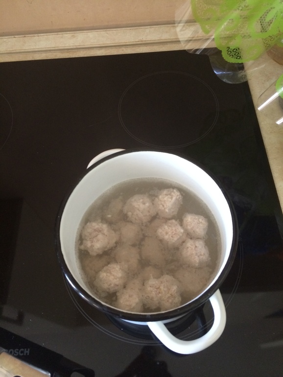 Обед 1 неделя 7 день суп пюре из кабачков и моркови с куриными фрикадельками