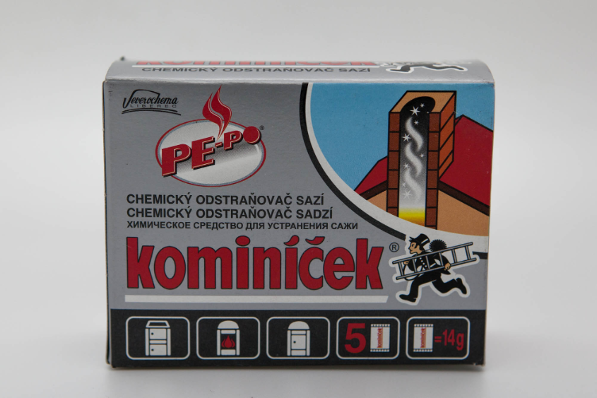 Химическое средство «Коминичек» используется для эффективного удаления сажи из труб котлов, печей и каминов.
 Защищает от возгорания сажи в дымоходах.
 Удаляет сажу и копоть посредством каталитической реакции, при которой происходит трансформация сажи в оксид, т. е. сажа сгорает без пламени при более низкой температуре, чем при обычном горении.
 Рекомендуется применять в профилактических целях (одной упаковки хватит на 3 месяца профилактики)
В  упаковке 5 пакетиков по 14 грамм. Производится в Чешской Республике.
Способ применения:
Высыпать содержимое пакета в растопленную топку на дрова или угли. Плотно закройте дверцу топки. Гранулы под действием высокой температуры растают, выделяя химическое вещество, которое растворит сажу, образованную на стенках дымоходов и топок.
Аналогов в России нет.
цена упаковки 350 рублей
в коробке 20 упаковок