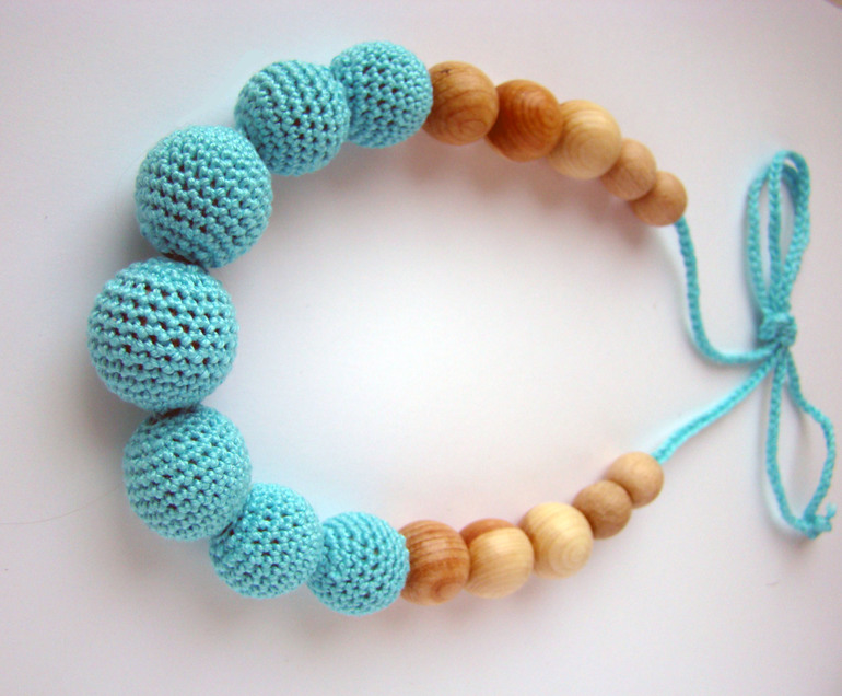 Наплела кучу бус)