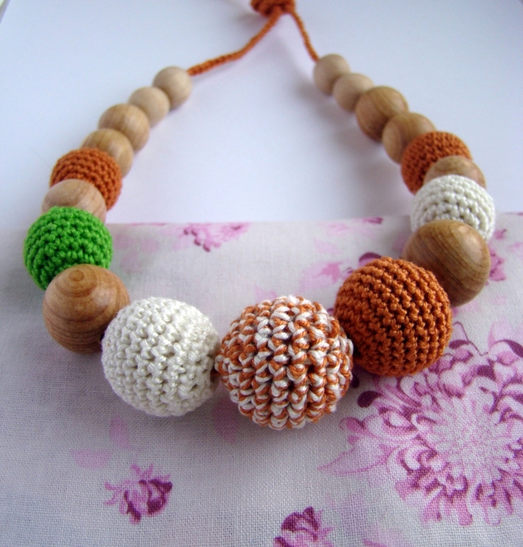 Наплела кучу бус)