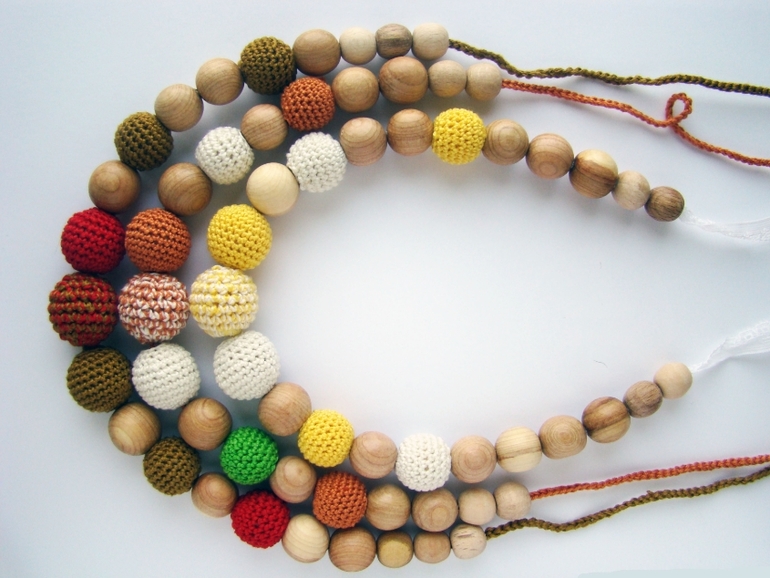 Наплела кучу бус)