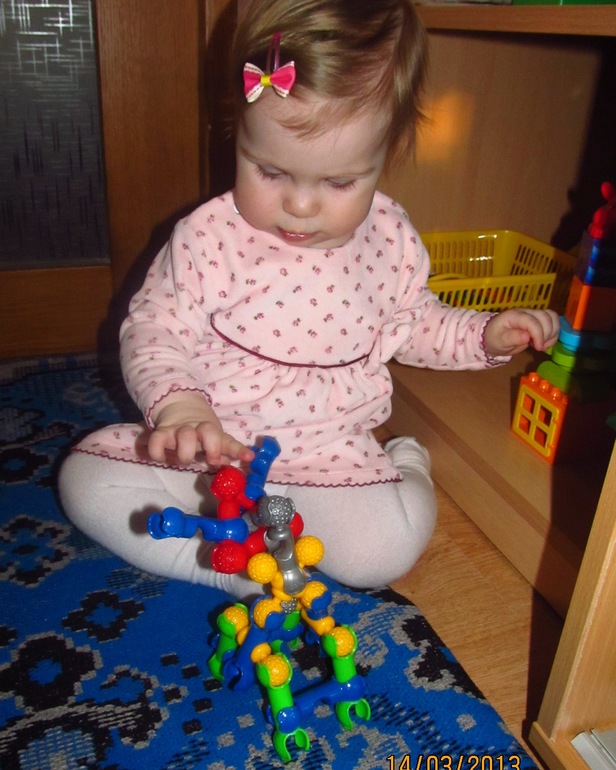 Развивающие игры и  занятия для ребенка 9-10 месяцев.