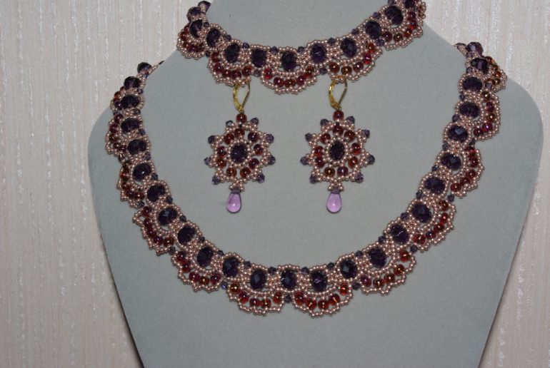 Принимаю заказы на украшения из бисера