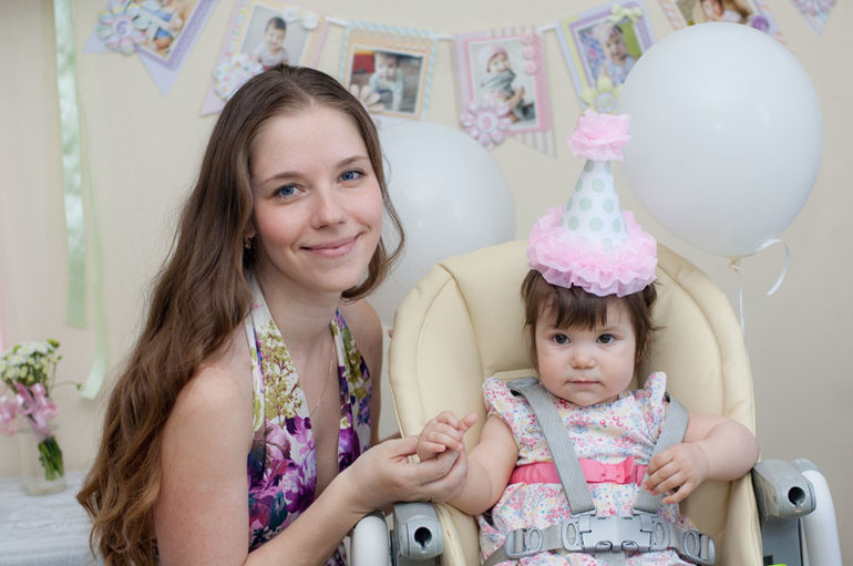 С первым Днем Рождения, моя любимая маленькая девочка! :)