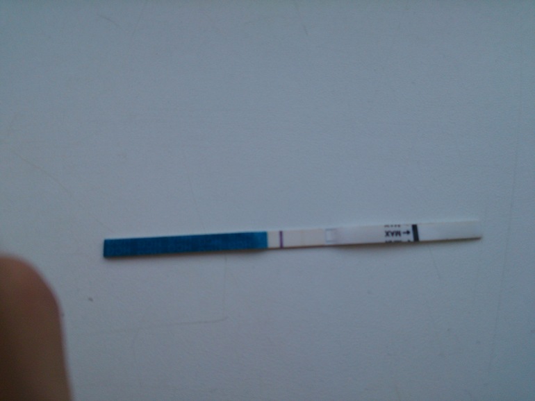 девочки! Это мой тестик после заварки, что скажите реагент. или это все же оно?