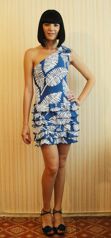 Ну а теперь ПЛАТЬЯЕ)))