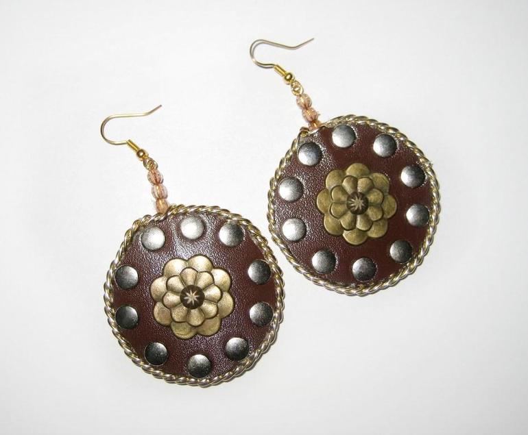 Серьги из кожи (видео мк)