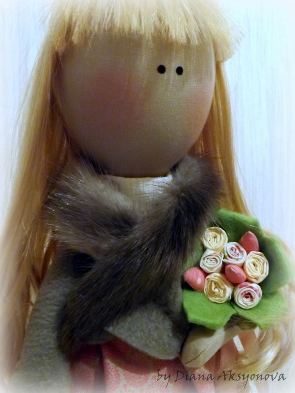 Блондинка с цветами)