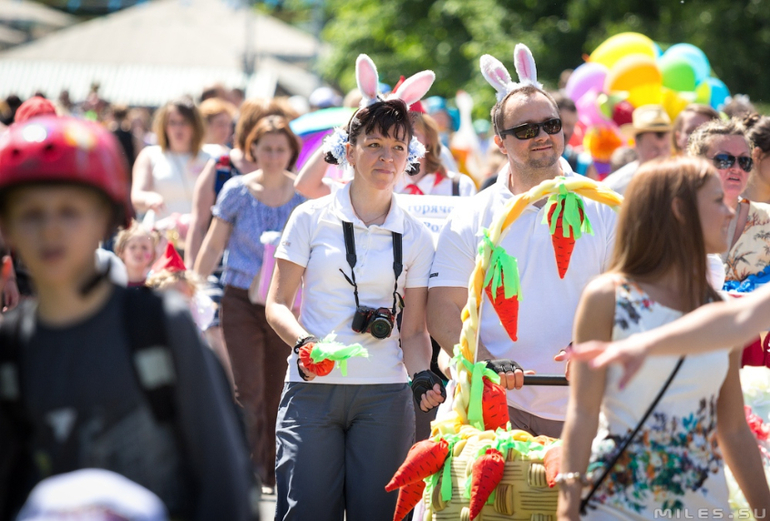Парад колясок 2014. Парк Горького. Мать и дитя.