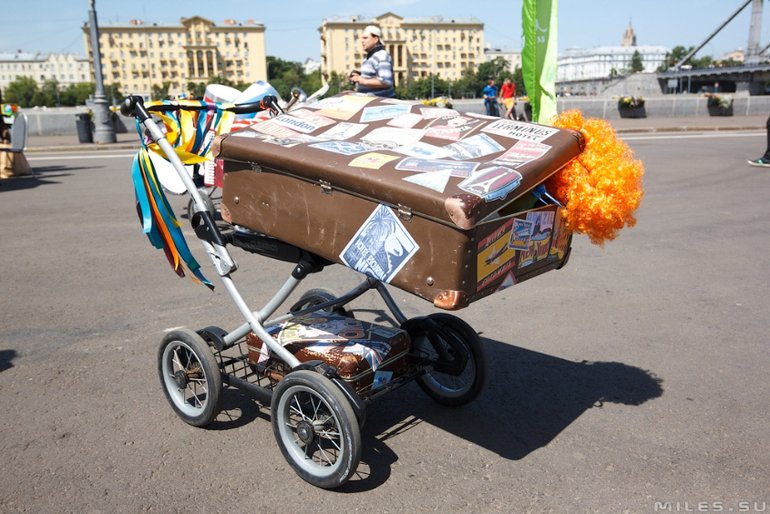 Парад колясок 2014. Парк Горького. Мать и дитя.