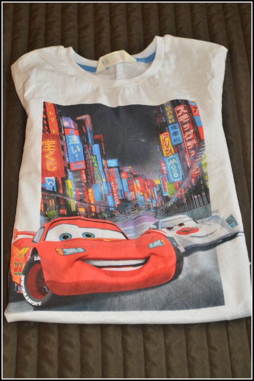 От улыбки хмурый день светлей)))