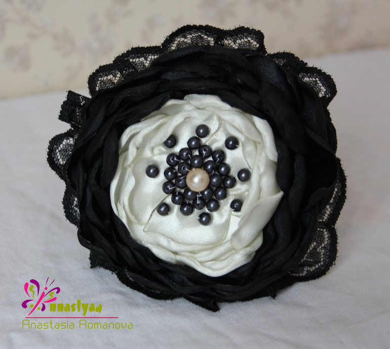 Красивый подарок - ободок для волос и открытка.