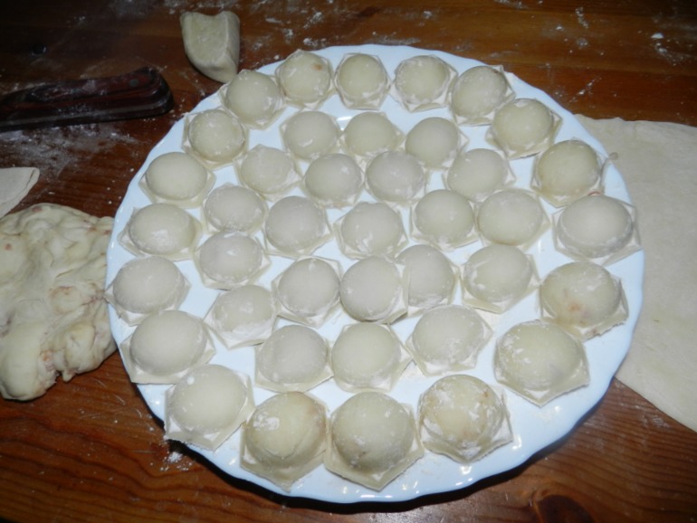 Лепили пельмени