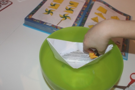 Почему идет дождь??? Эксперимент. А также кораблик из бумаги для ручейков