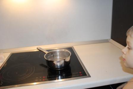 Почему идет дождь??? Эксперимент. А также кораблик из бумаги для ручейков