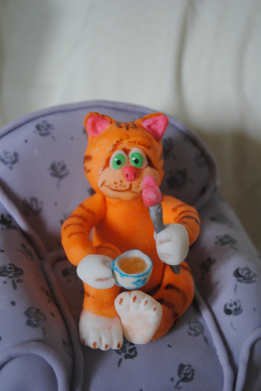 Кот на новоселье