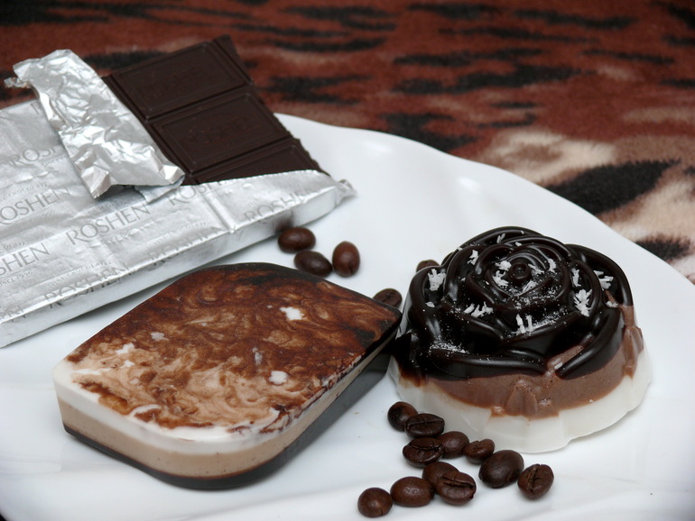 А я люблю делать аппетитные пирожные и кофейно -шоколадные!)