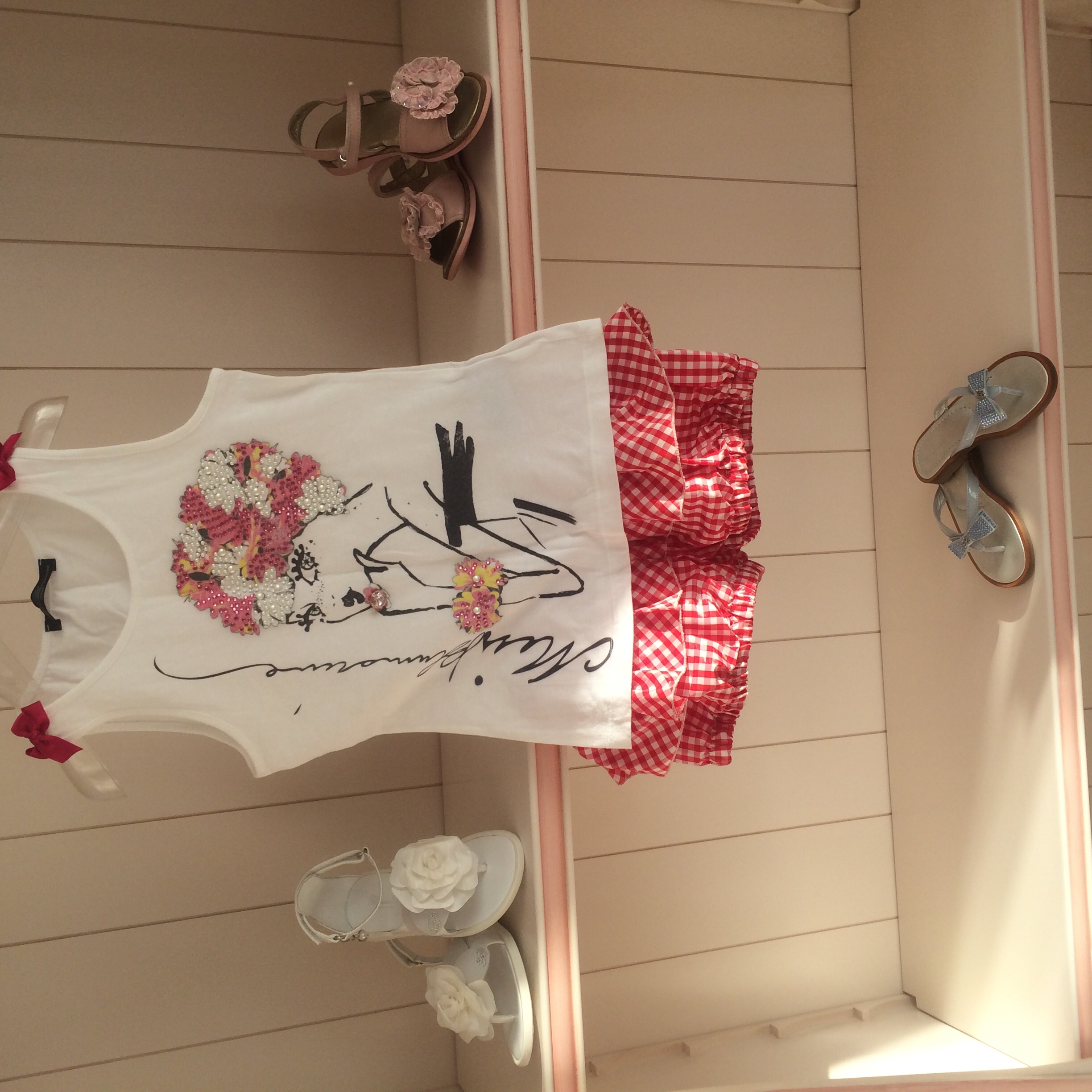 Monnalisa, D&G, Miss blumarine, Miss Grant на 6 лет.