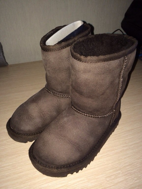 UGG Australia р-ры : 10,12, 13; Blumarine 19,5-20 см
