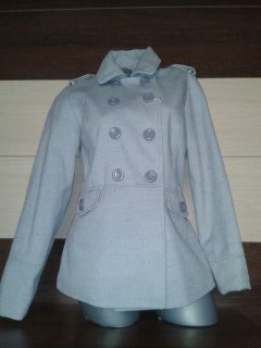 Продам новое легкое весеннее пальто фирмы