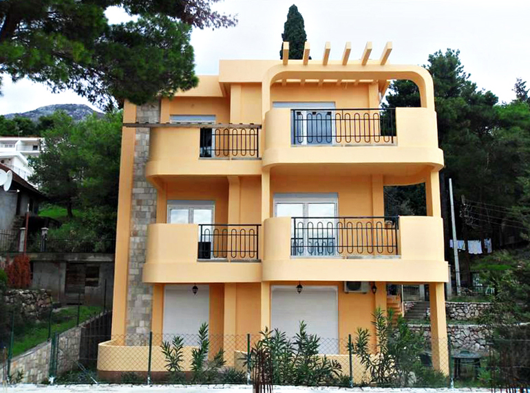 Апартаменты с видом на море в Черногории