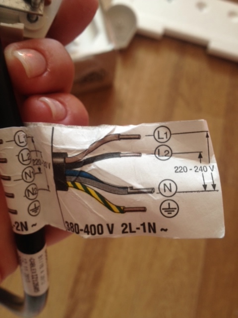 Спросите мужей электирокв плиз! Я вилку от варочной правильно собрала?