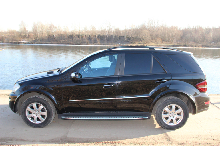 Продаю свою любимую машинку!!! Мерседес бенс ML350 объем 3,5