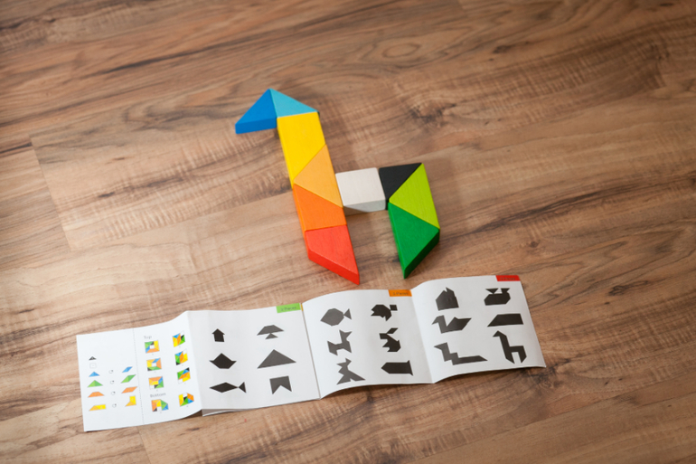 Необычная мозаика головоломка от Plan Toys