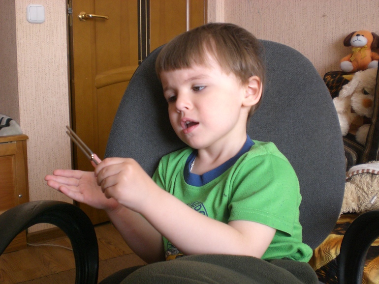 Учим ноты и знакомимся с камертоном))))