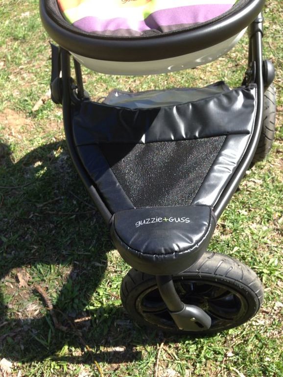 Необычная коляска Guzzie+Guss Casita.