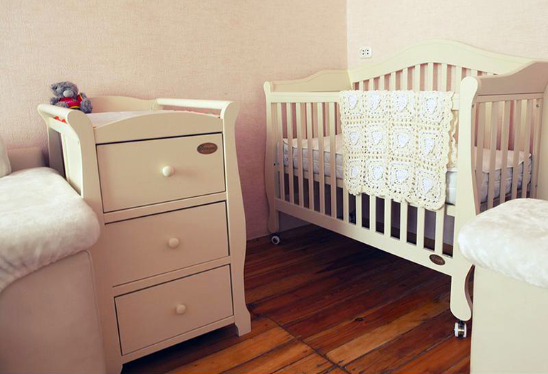 Повезло! Купили кроватку, получили подарок)