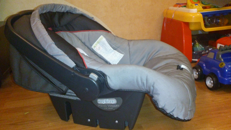 Продам автокресло 0+ с базой PegPerego Prima Vagio