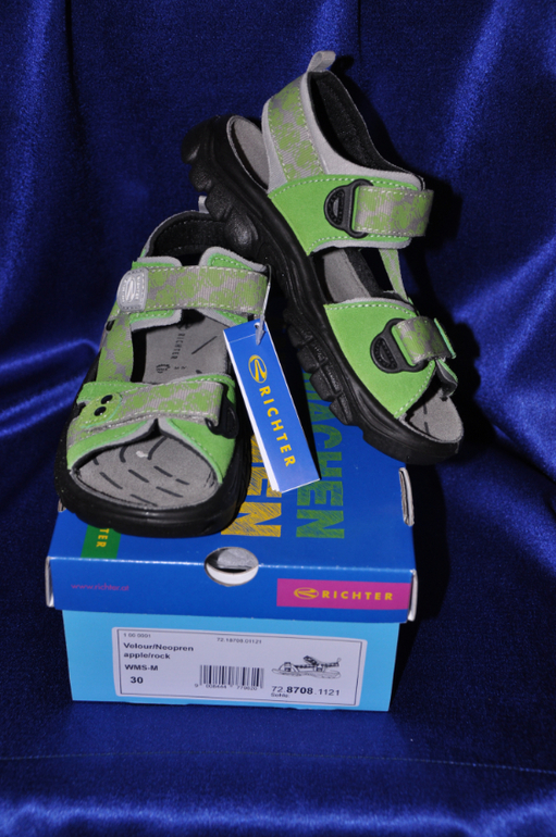 Продаю обувь новую размеры 20-35 ЦЕНЫ СНИЖЕНЫ