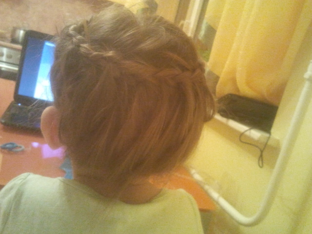 Садик, воспиталки и прически