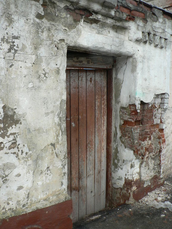 таки сбежали