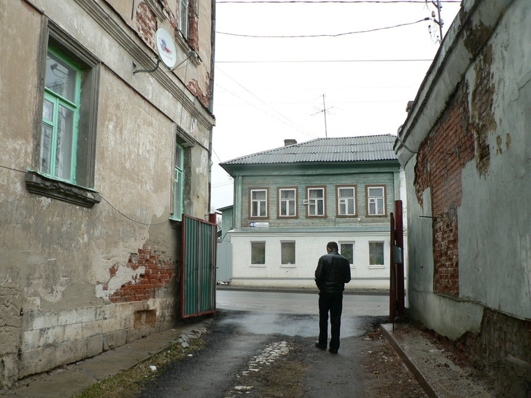 таки сбежали