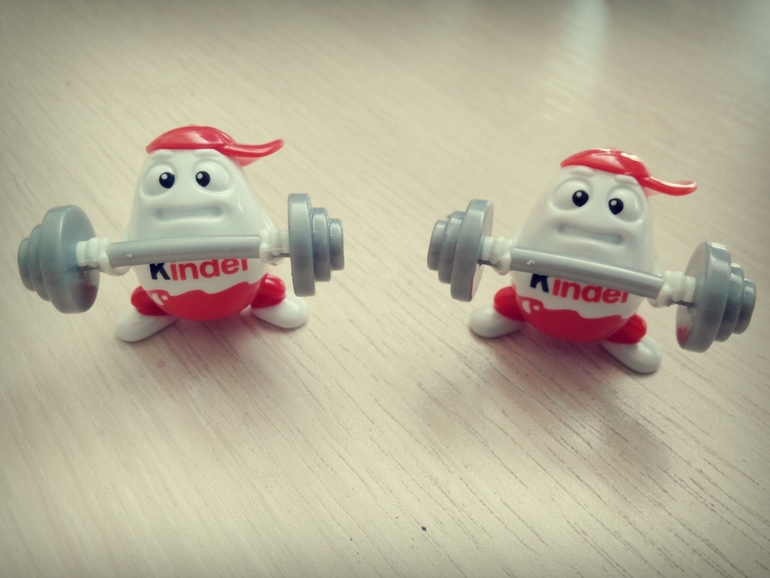 поход к эндокринологу, и как мы решили погадать на киндерах)))