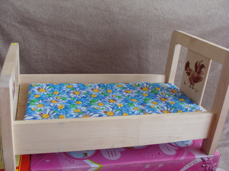 Кроватка для куклы